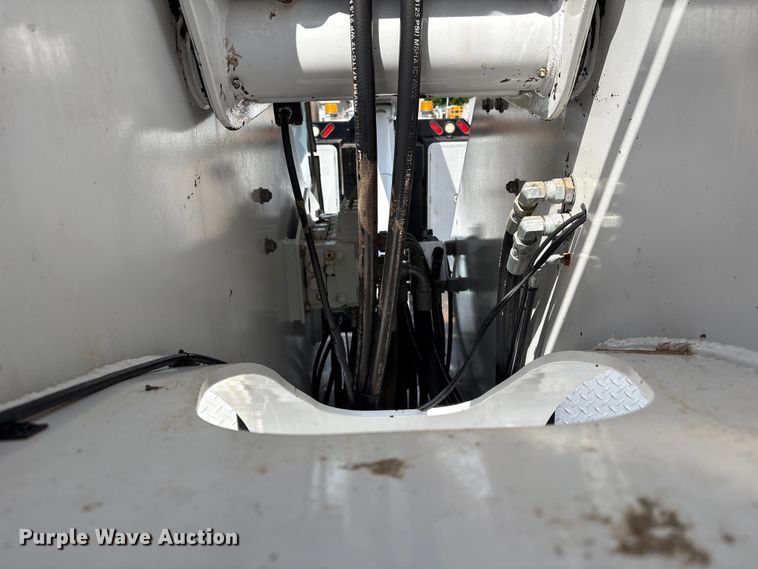 image for item EG9035 2014 Kenworth C500 crane truck