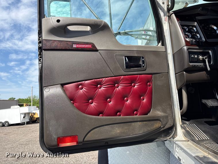 image for item EG9035 2014 Kenworth C500 crane truck