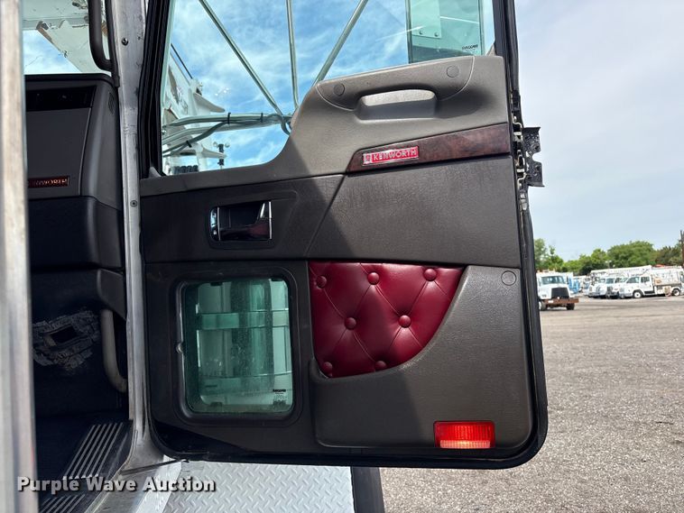 image for item EG9035 2014 Kenworth C500 crane truck