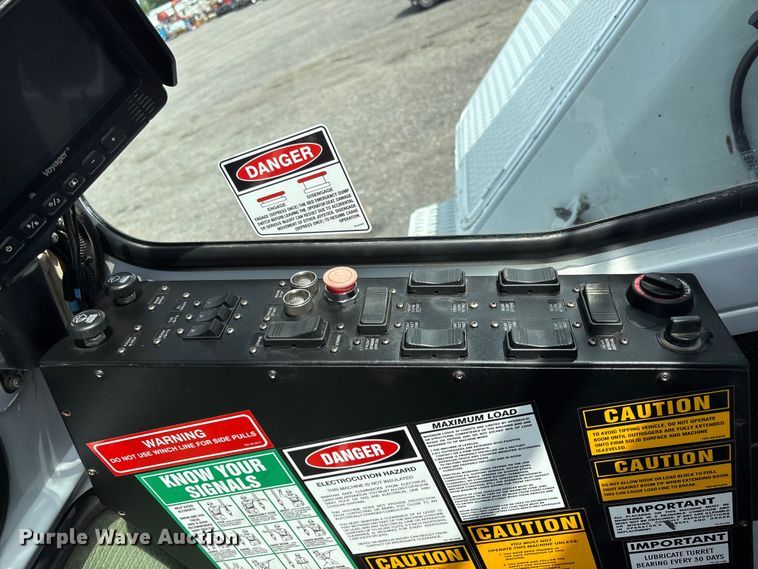 image for item EG9035 2014 Kenworth C500 crane truck