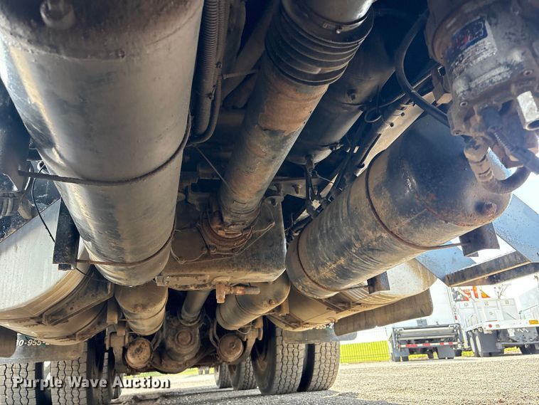 image for item EG9035 2014 Kenworth C500 crane truck