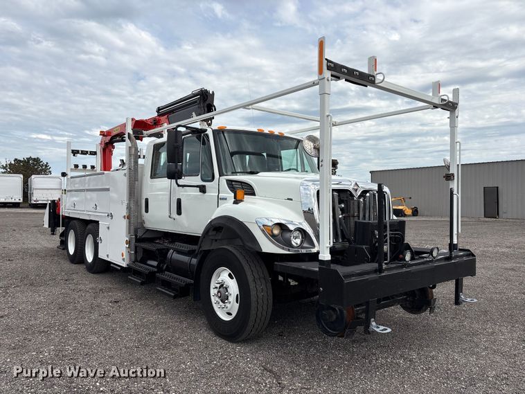 image for item EG9041 2009 International  WorkStar 7500 Crew Cab crane truck