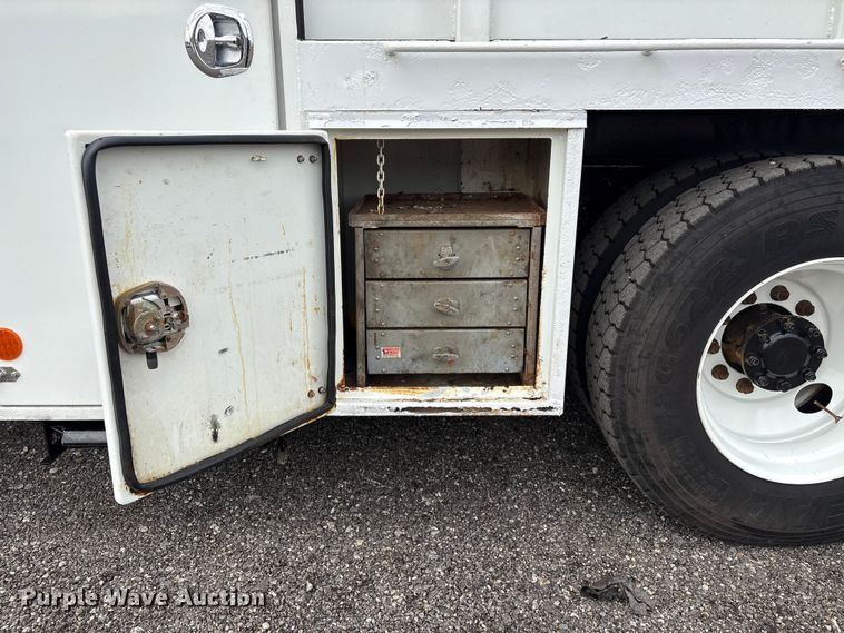image for item EG9041 2009 International  WorkStar 7500 Crew Cab crane truck