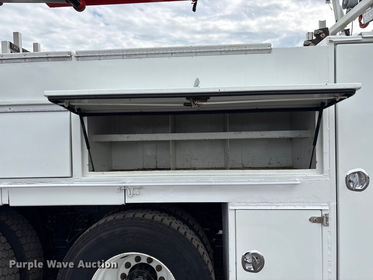 image for item EG9041 2009 International  WorkStar 7500 Crew Cab crane truck