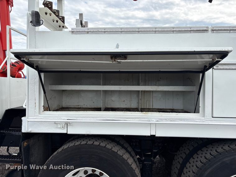 image for item EG9041 2009 International  WorkStar 7500 Crew Cab crane truck