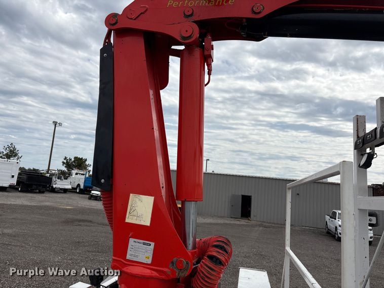 image for item EG9041 2009 International  WorkStar 7500 Crew Cab crane truck