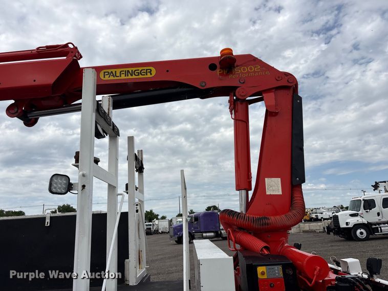 image for item EG9041 2009 International  WorkStar 7500 Crew Cab crane truck
