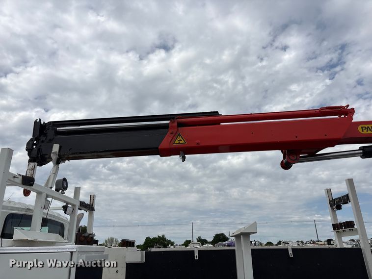 image for item EG9041 2009 International  WorkStar 7500 Crew Cab crane truck