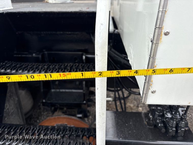 image for item EG9041 2009 International  WorkStar 7500 Crew Cab crane truck