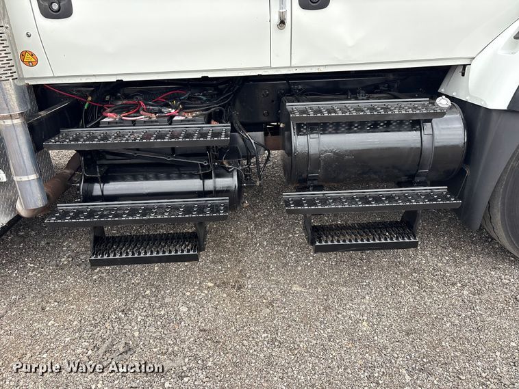 image for item EG9041 2009 International  WorkStar 7500 Crew Cab crane truck