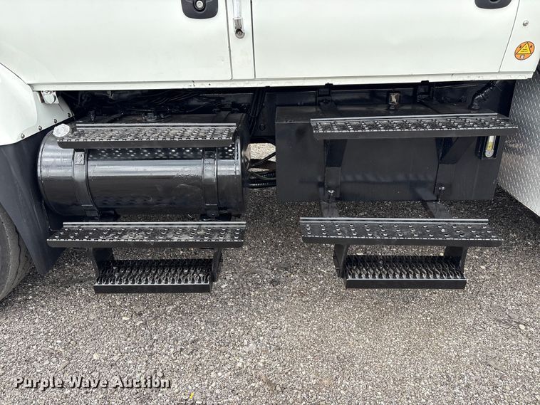 image for item EG9041 2009 International  WorkStar 7500 Crew Cab crane truck