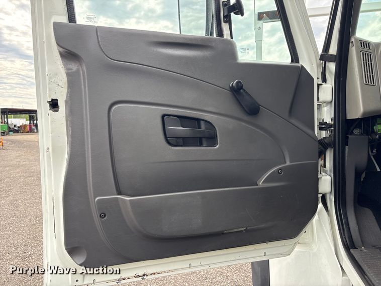 image for item EG9041 2009 International  WorkStar 7500 Crew Cab crane truck