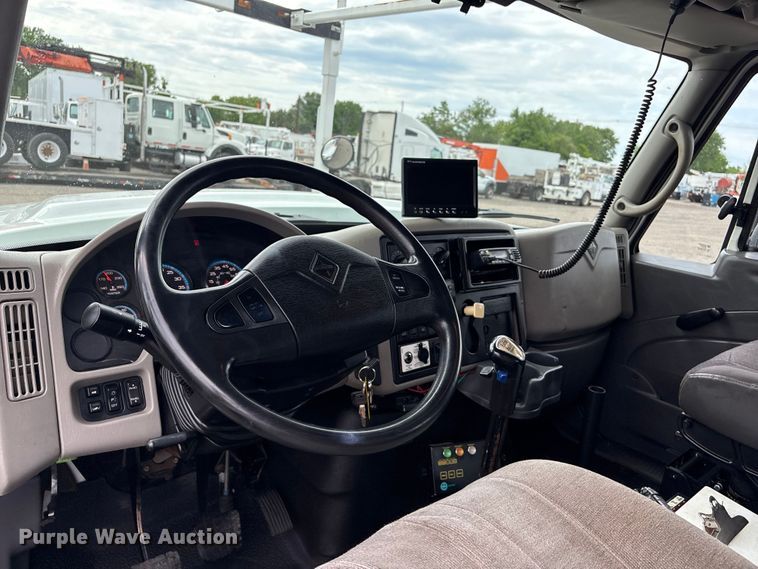 image for item EG9041 2009 International  WorkStar 7500 Crew Cab crane truck