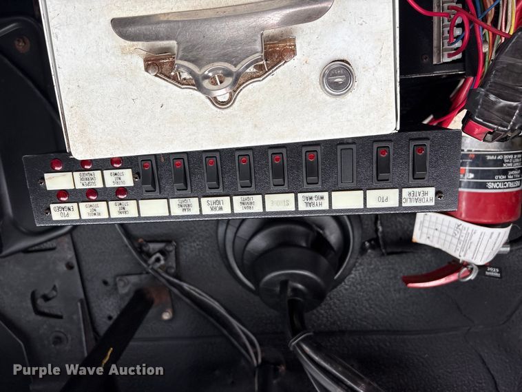 image for item EG9041 2009 International  WorkStar 7500 Crew Cab crane truck