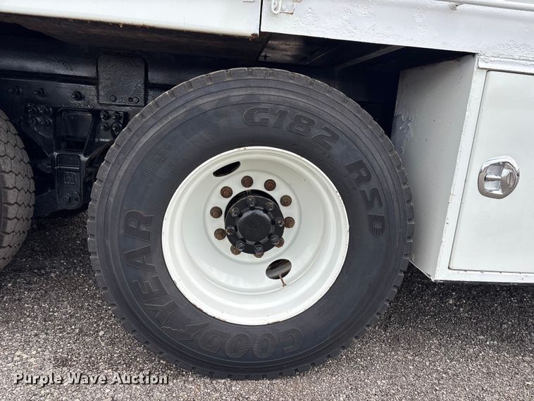 image for item EG9041 2009 International  WorkStar 7500 Crew Cab crane truck