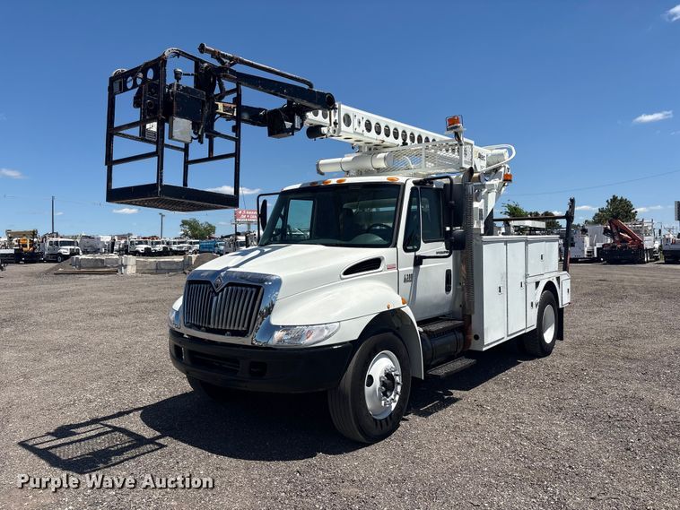 image for item EG9072 2007 International 4300 cable placer bucket truck  