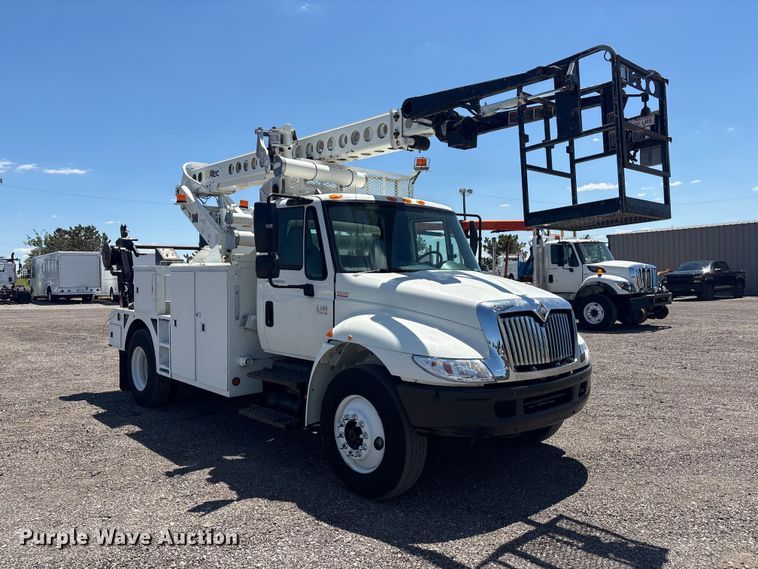image for item EG9072 2007 International 4300 cable placer bucket truck  