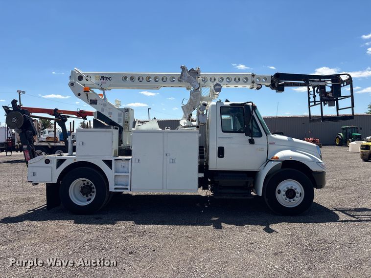 image for item EG9072 2007 International 4300 cable placer bucket truck  