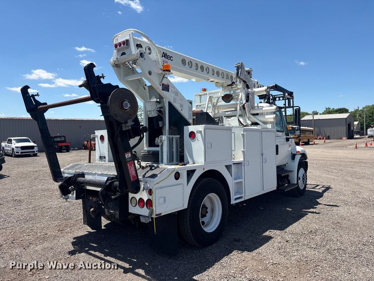 image for item EG9072 2007 International 4300 cable placer bucket truck  