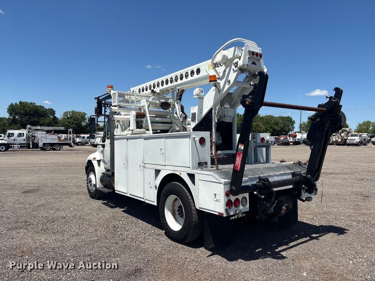 image for item EG9072 2007 International 4300 cable placer bucket truck  