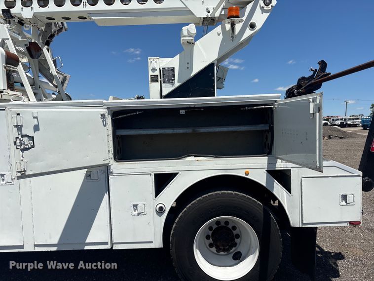 image for item EG9072 2007 International 4300 cable placer bucket truck  