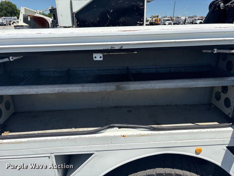 image for item EG9072 2007 International 4300 cable placer bucket truck  