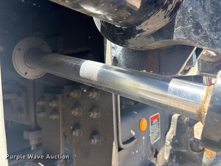 image for item EG9072 2007 International 4300 cable placer bucket truck  