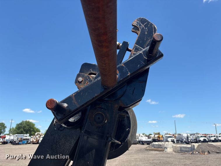 image for item EG9072 2007 International 4300 cable placer bucket truck  