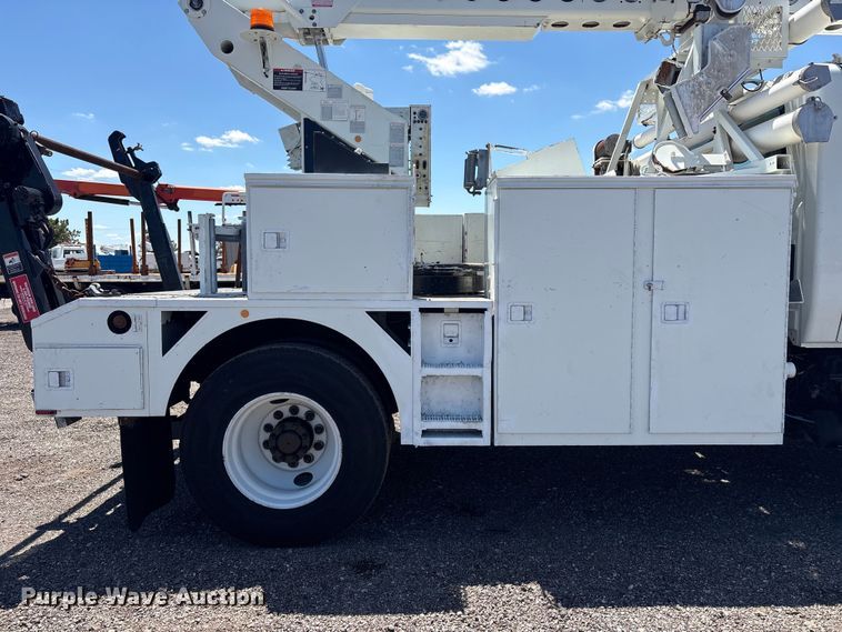 image for item EG9072 2007 International 4300 cable placer bucket truck  