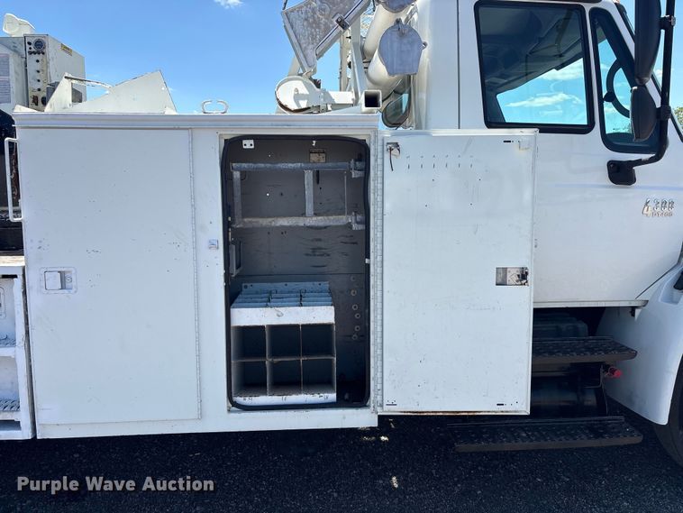 image for item EG9072 2007 International 4300 cable placer bucket truck  