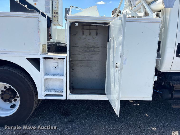 image for item EG9072 2007 International 4300 cable placer bucket truck  