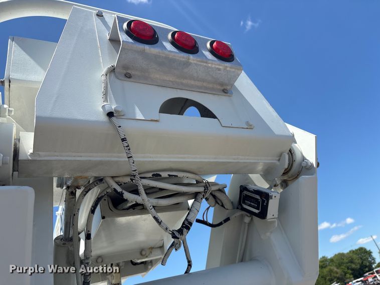image for item EG9072 2007 International 4300 cable placer bucket truck  