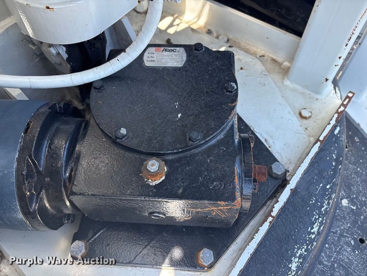 image for item EG9072 2007 International 4300 cable placer bucket truck  