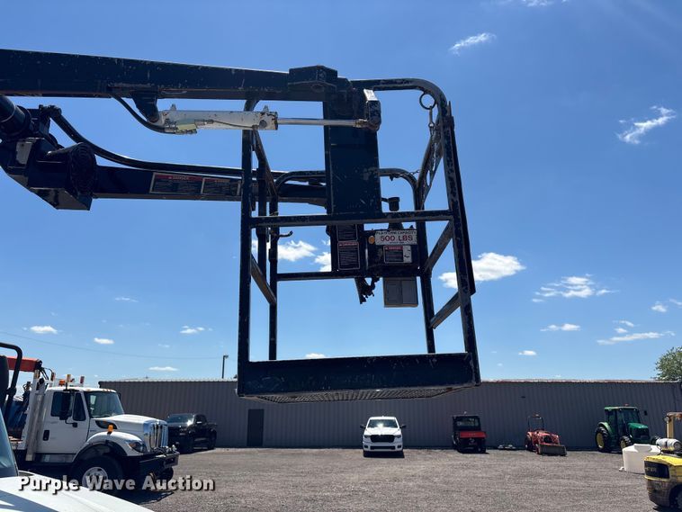 image for item EG9072 2007 International 4300 cable placer bucket truck  