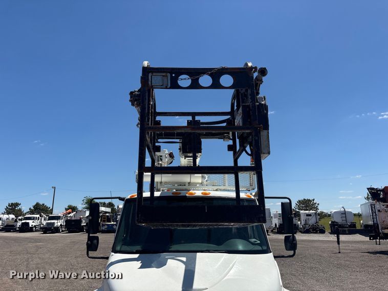 image for item EG9072 2007 International 4300 cable placer bucket truck  