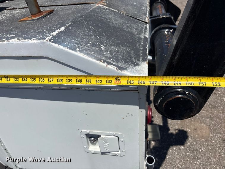 image for item EG9072 2007 International 4300 cable placer bucket truck  