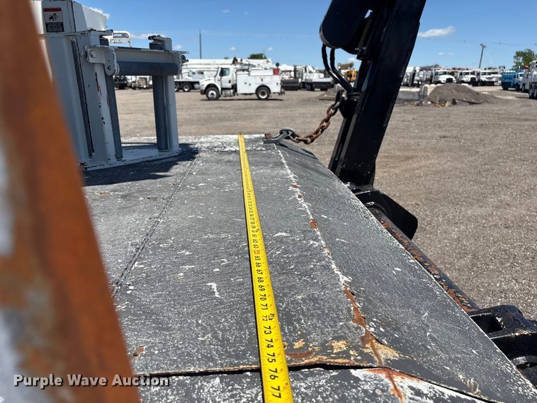 image for item EG9072 2007 International 4300 cable placer bucket truck  