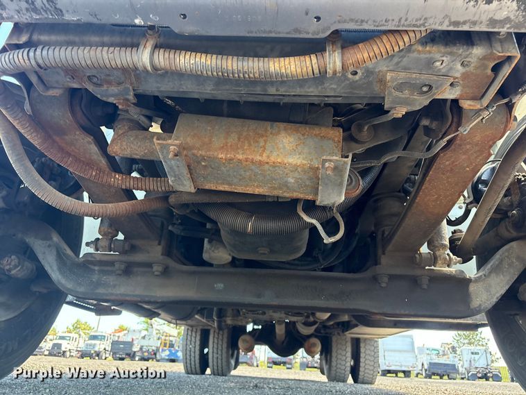 image for item EG9072 2007 International 4300 cable placer bucket truck  