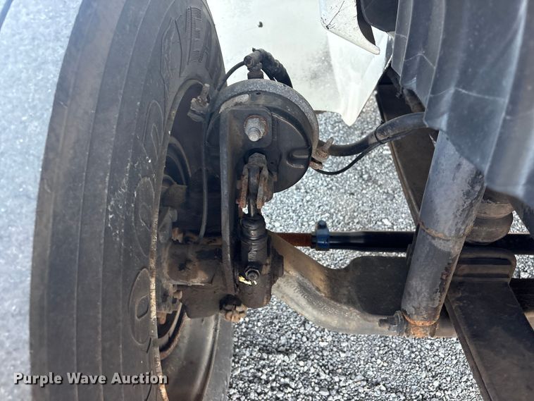 image for item EG9072 2007 International 4300 cable placer bucket truck  
