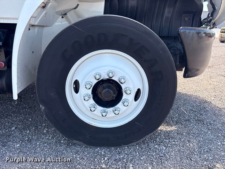 image for item EG9072 2007 International 4300 cable placer bucket truck  