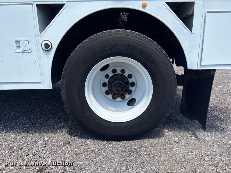 image for item EG9072 2007 International 4300 cable placer bucket truck  