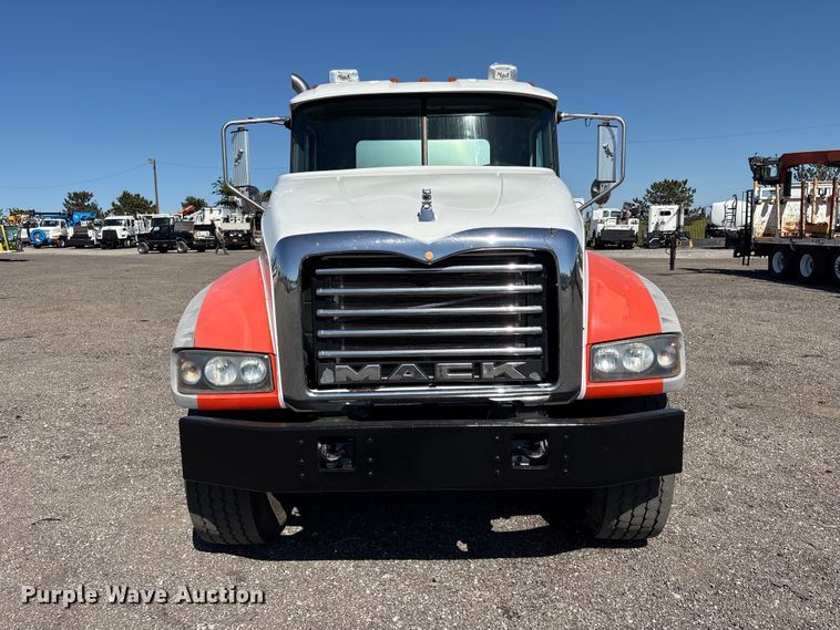 image for item EG9075 2013 Mack Granite GU713 vacuum truck