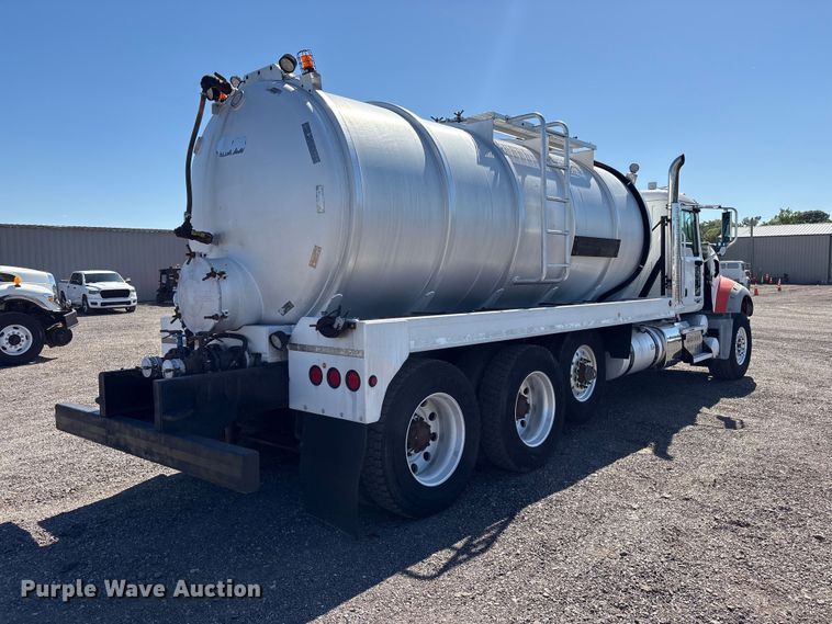image for item EG9075 2013 Mack Granite GU713 vacuum truck