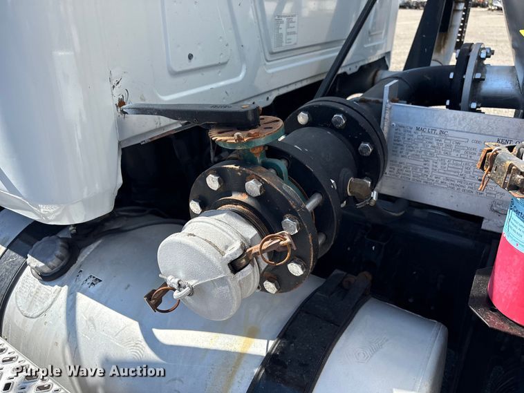 image for item EG9075 2013 Mack Granite GU713 vacuum truck