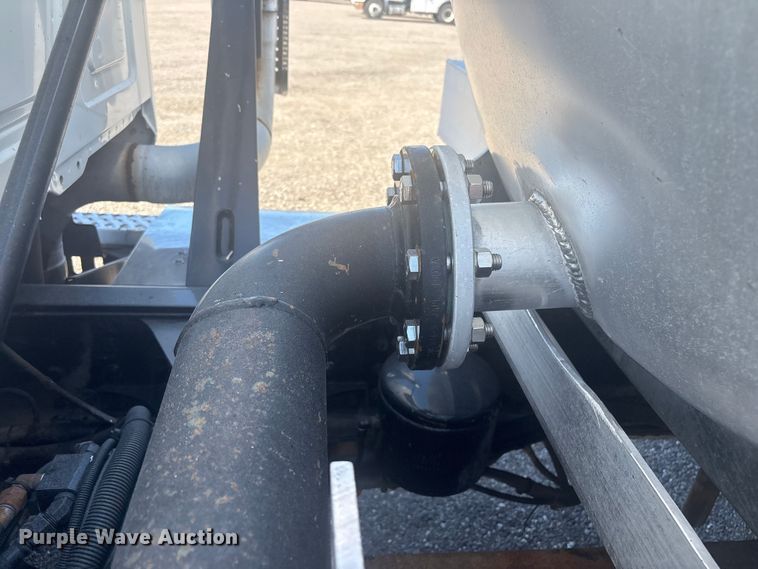 image for item EG9075 2013 Mack Granite GU713 vacuum truck