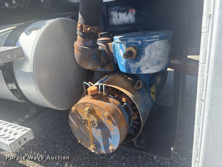 image for item EG9075 2013 Mack Granite GU713 vacuum truck