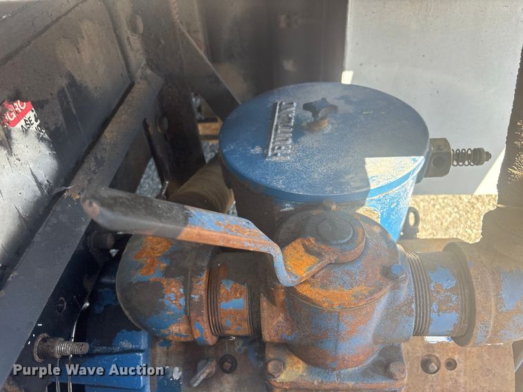 image for item EG9075 2013 Mack Granite GU713 vacuum truck