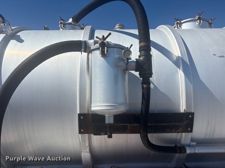 image for item EG9075 2013 Mack Granite GU713 vacuum truck