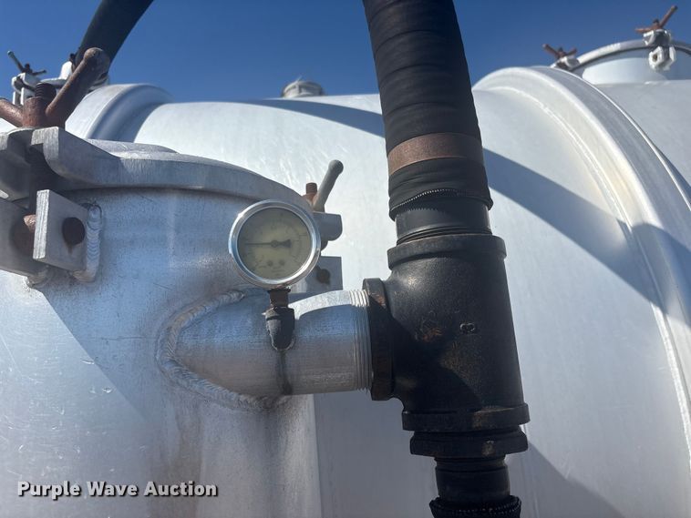 image for item EG9075 2013 Mack Granite GU713 vacuum truck