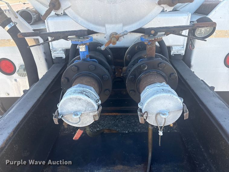 image for item EG9075 2013 Mack Granite GU713 vacuum truck